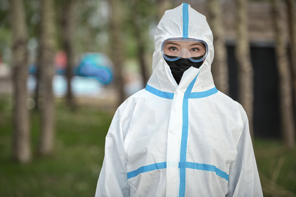 白衣執(zhí)甲，守護(hù)生命——致敬防護(hù)服下的女性力量